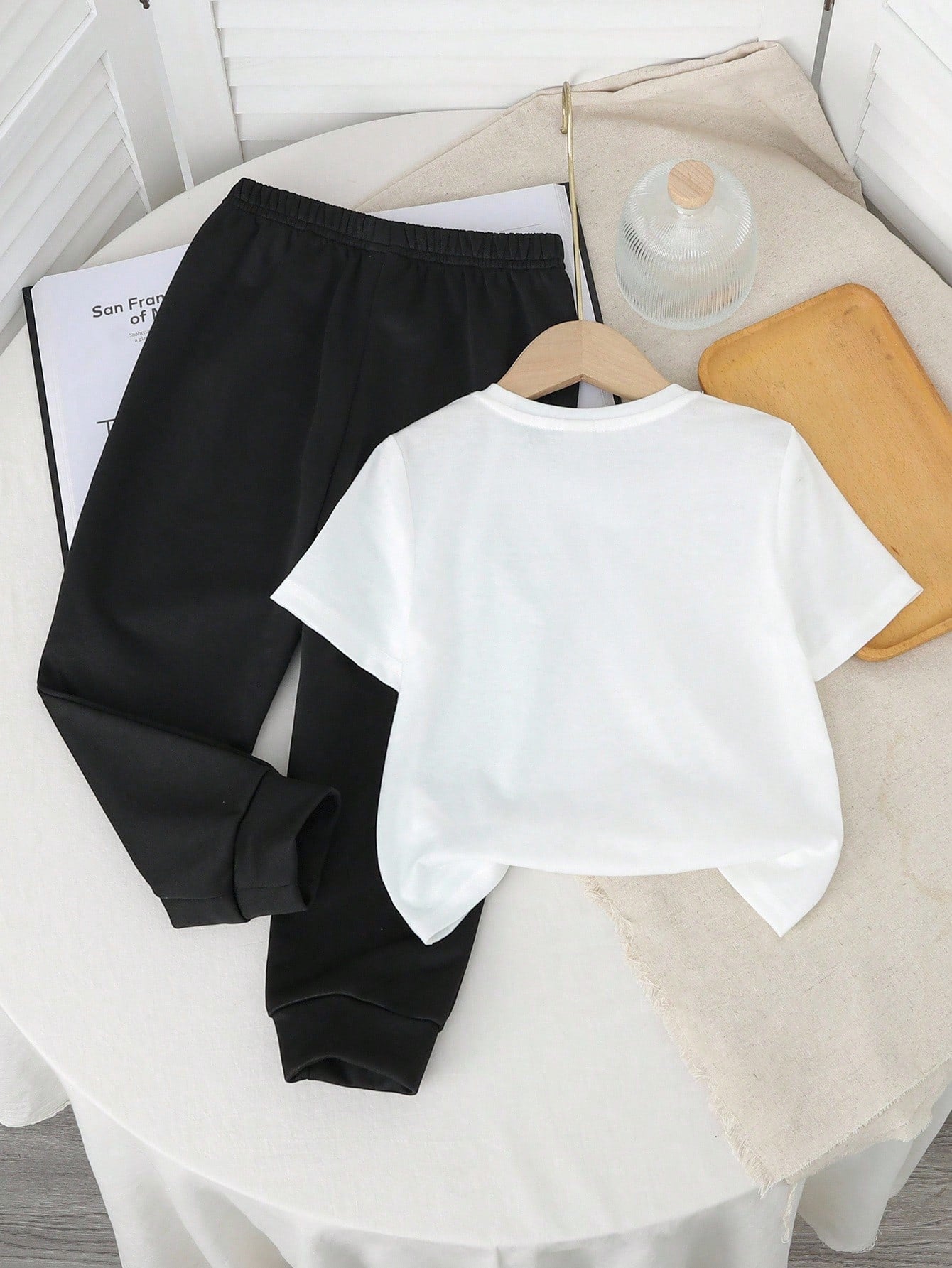 Baby Boys Black And White Summer Casual Cute Beach Pants Set,Graffiti Handpainted Smiling Face English Letter Y2K Style Round Neck Short Sleeve Fall