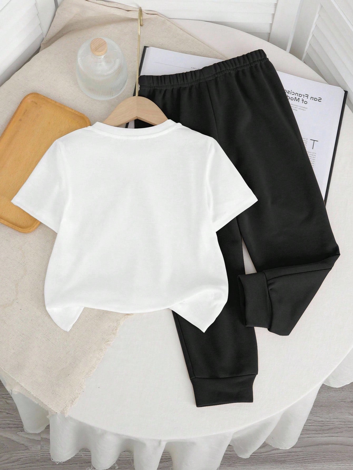 Baby Boys Black And White Summer Casual Cute Beach Pants Set,Graffiti Handpainted Smiling Face English Letter Y2K Style Round Neck Short Sleeve Fall