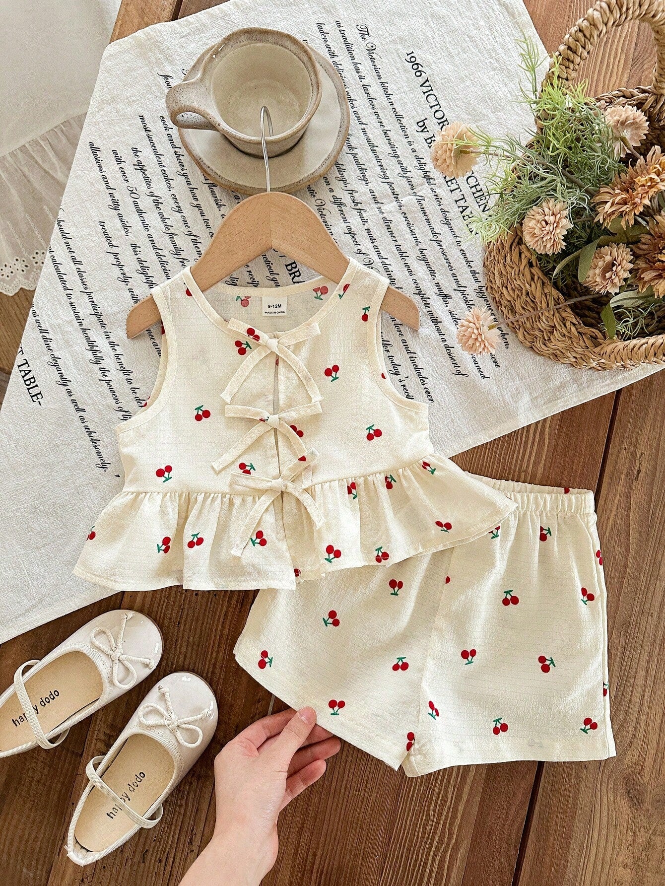 Babygirl Casual Vacation Cute Versatile White Floral Embroidery Camisole And Elastic Waist Shorts Set