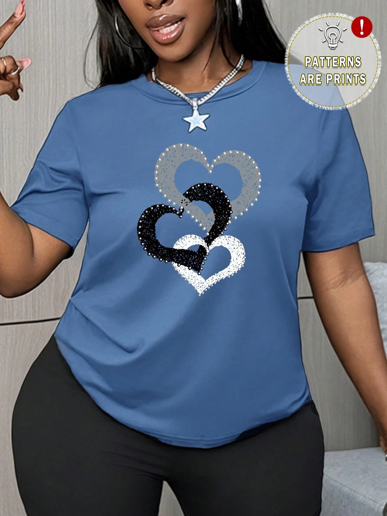 BamGleam Fitted Women's Casual Short Sleeve T-Shirt, Heart Print