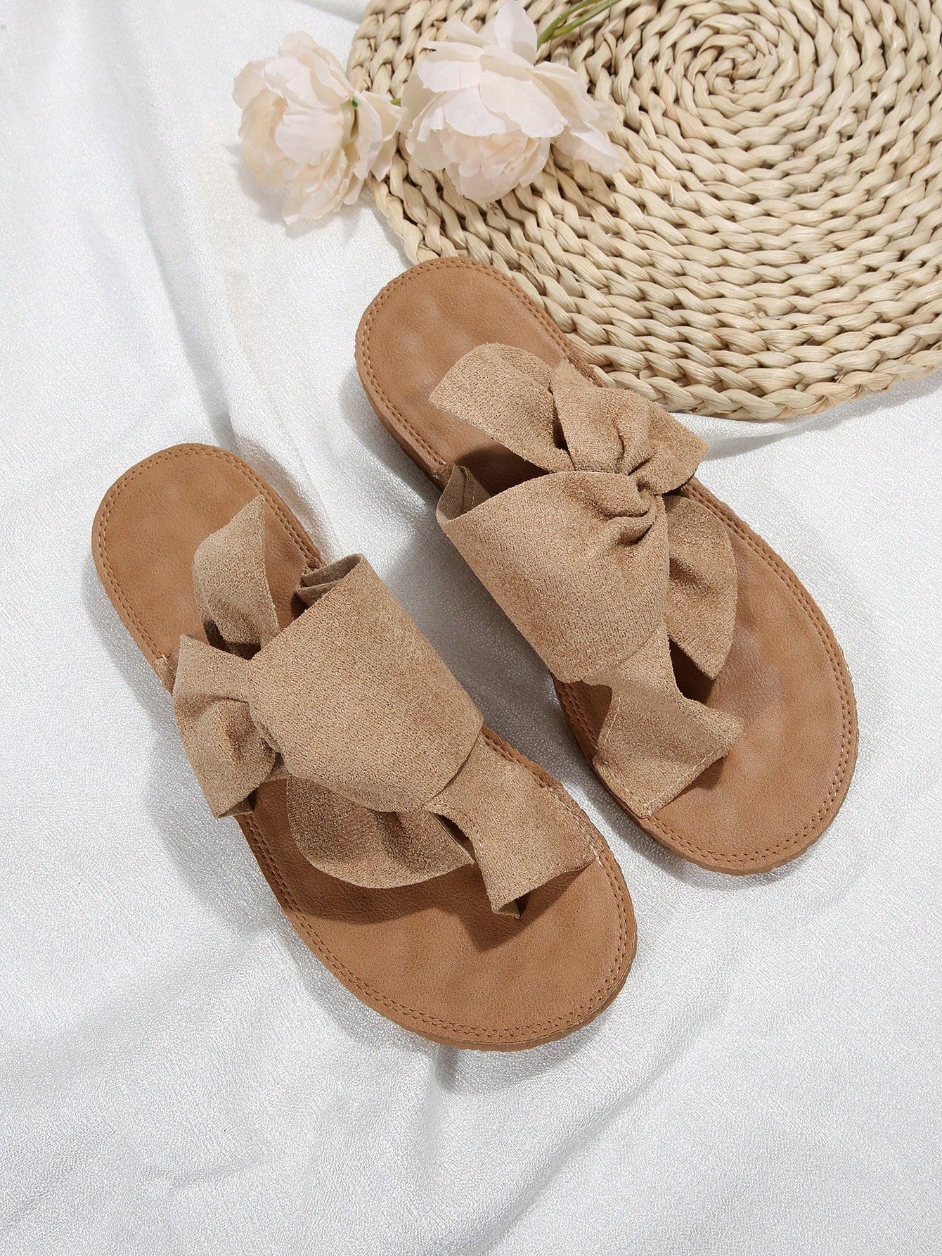 Bow Decor Women's Slip-On Slippers, Suede Upper Toe Separator Casual Fisherman Style Beach Sandals, Elegant, Comfortable And Versatile Flat Slides