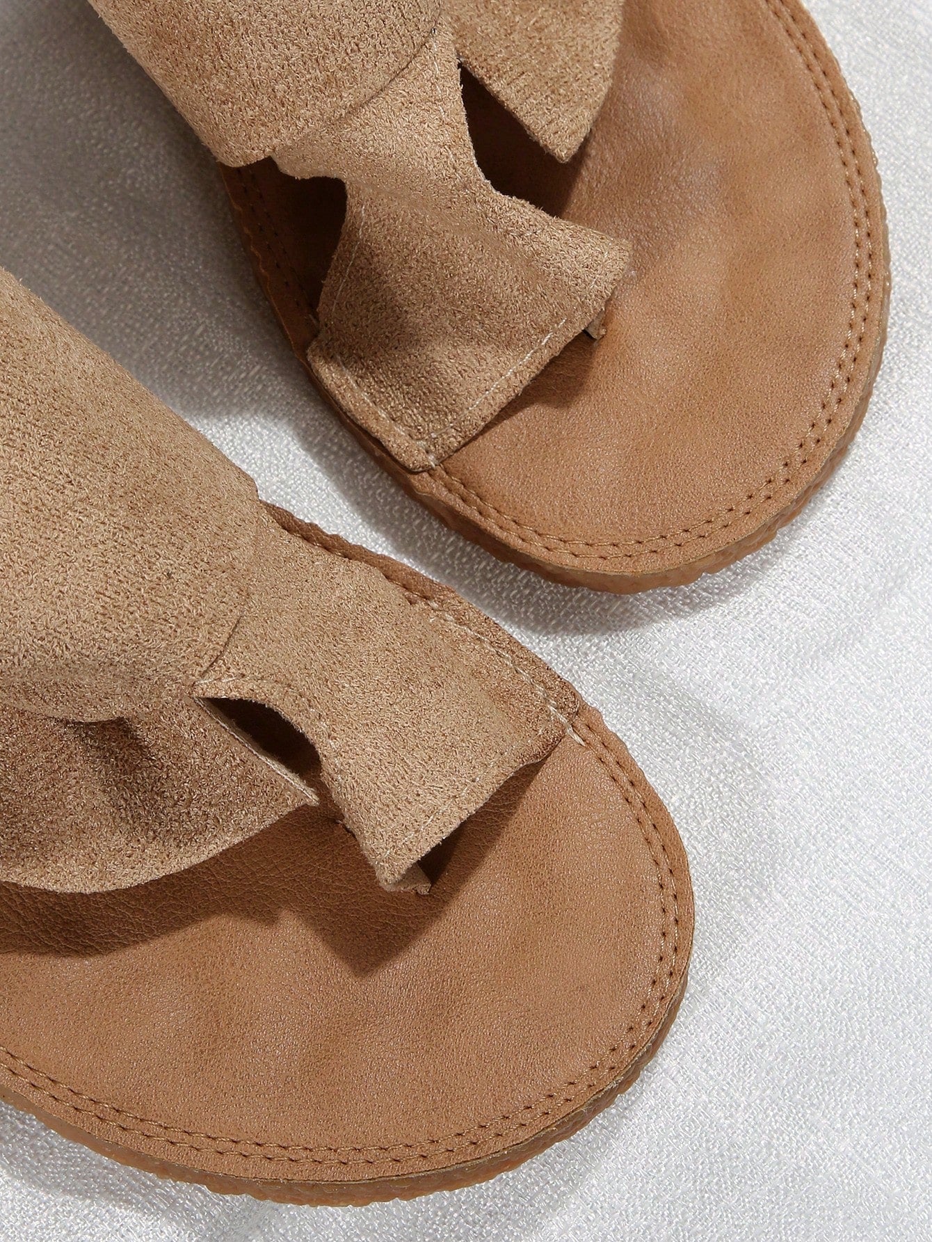 Bow Decor Women's Slip-On Slippers, Suede Upper Toe Separator Casual Fisherman Style Beach Sandals, Elegant, Comfortable And Versatile Flat Slides