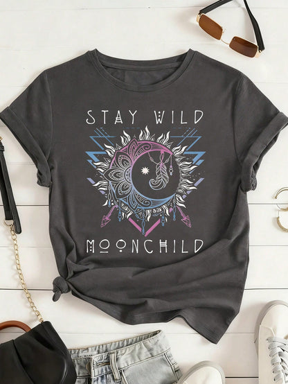 Calvaya Plus Size Moon & Star Print T-Shirt, Casual Crew Neck Short Sleeve T-Shirt, Women's Plus Size Women Graphic Tee Top For Summer
