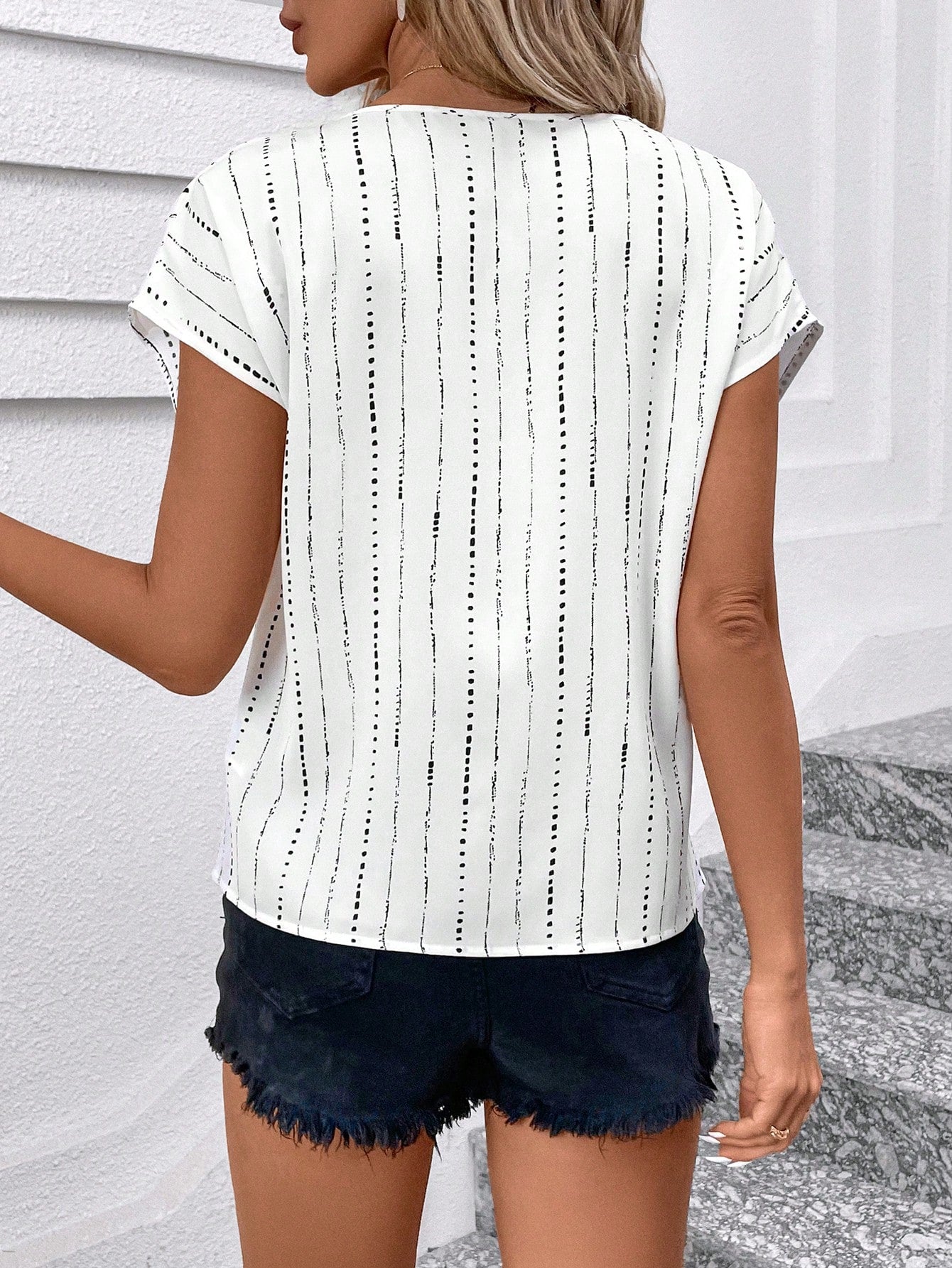 Clasi Women's Simple Printed Round Neck Short Sleeve Shirt