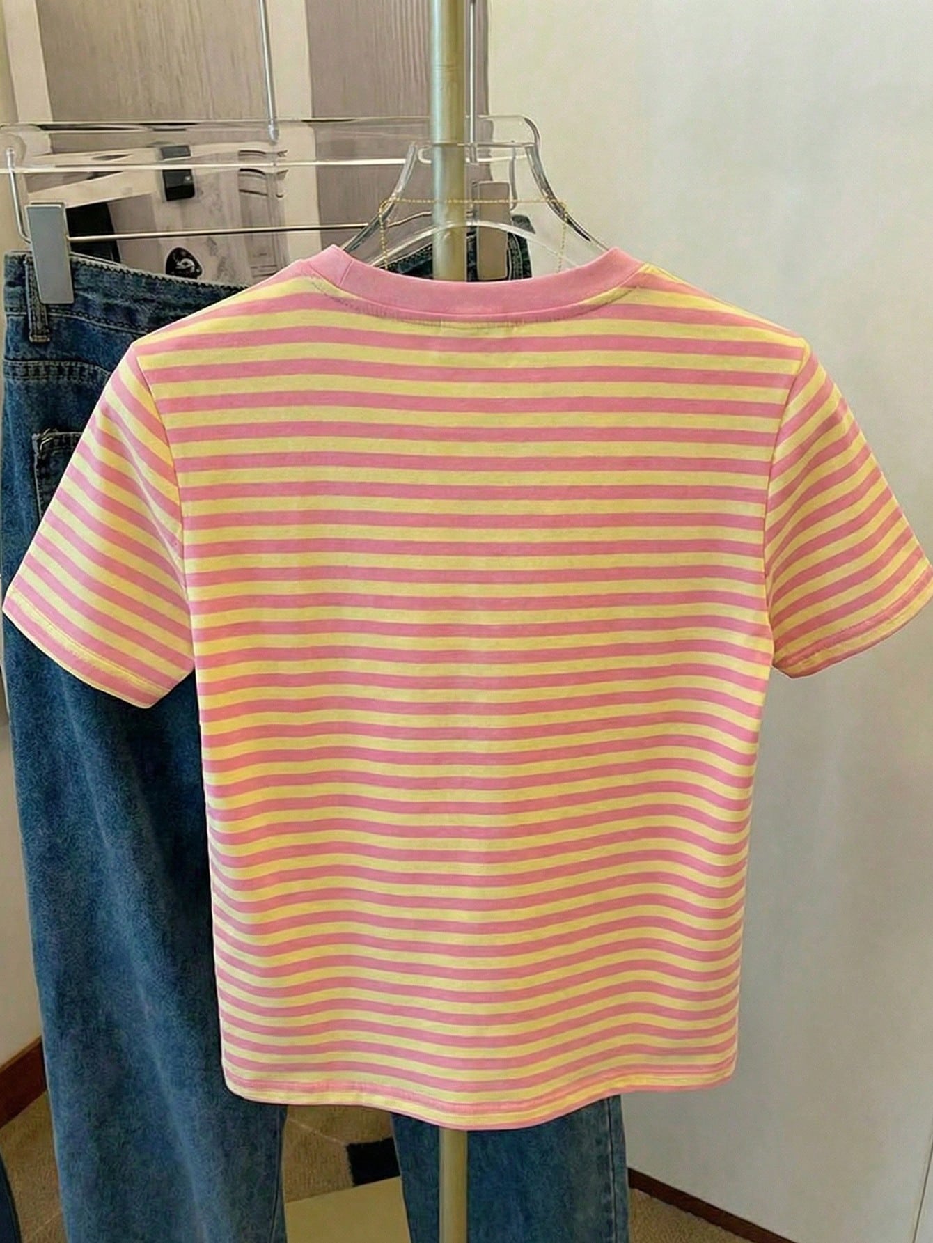 Classic Striped Pink-Brown Y2K Versatile Elegant Summer Outfits For Women, Vacation Outfits, Beach Outfits, Women's Casual Round Neck Short Sleeve Simple T-Shirt