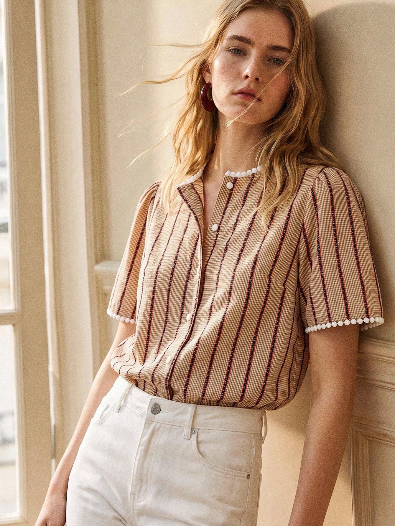 Écloséra Women's Elegant Blue And White Flower Shirt,French Retro Button-Front Top With Lace-Paneled Collar,Slub Texture,Ideal For Summer,Tea Party&Commuting
