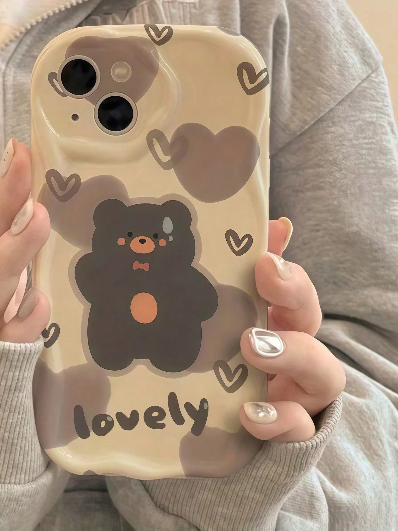 Creative Cartoon Heart Grey Bear Pattern Cream TPU Soft Silicone Full Coverage Asymmetric Wavy Edge Screen Edge Protection Phone Case Compatible With IPhone 7/8/X/11/12/13/14/15/16/17 Series, A14/A15