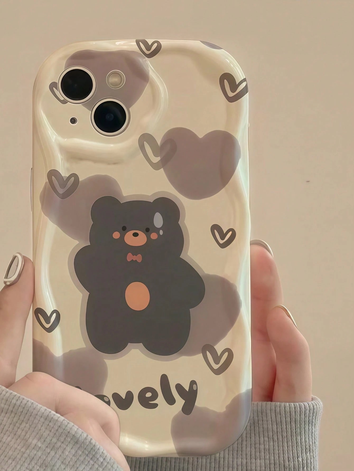 Creative Cartoon Heart Grey Bear Pattern Cream TPU Soft Silicone Full Coverage Asymmetric Wavy Edge Screen Edge Protection Phone Case Compatible With IPhone 7/8/X/11/12/13/14/15/16/17 Series, A14/A15