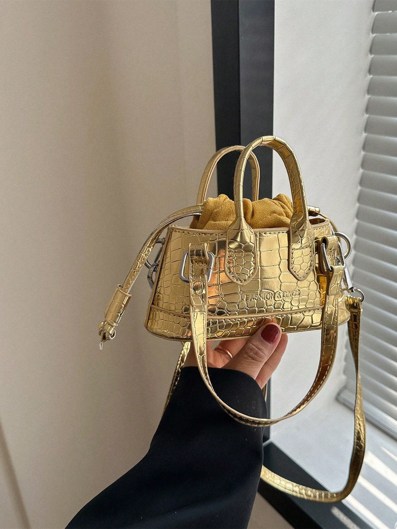 Crocodile Embossed Bucket Bag Mini Drawstring Design Funky