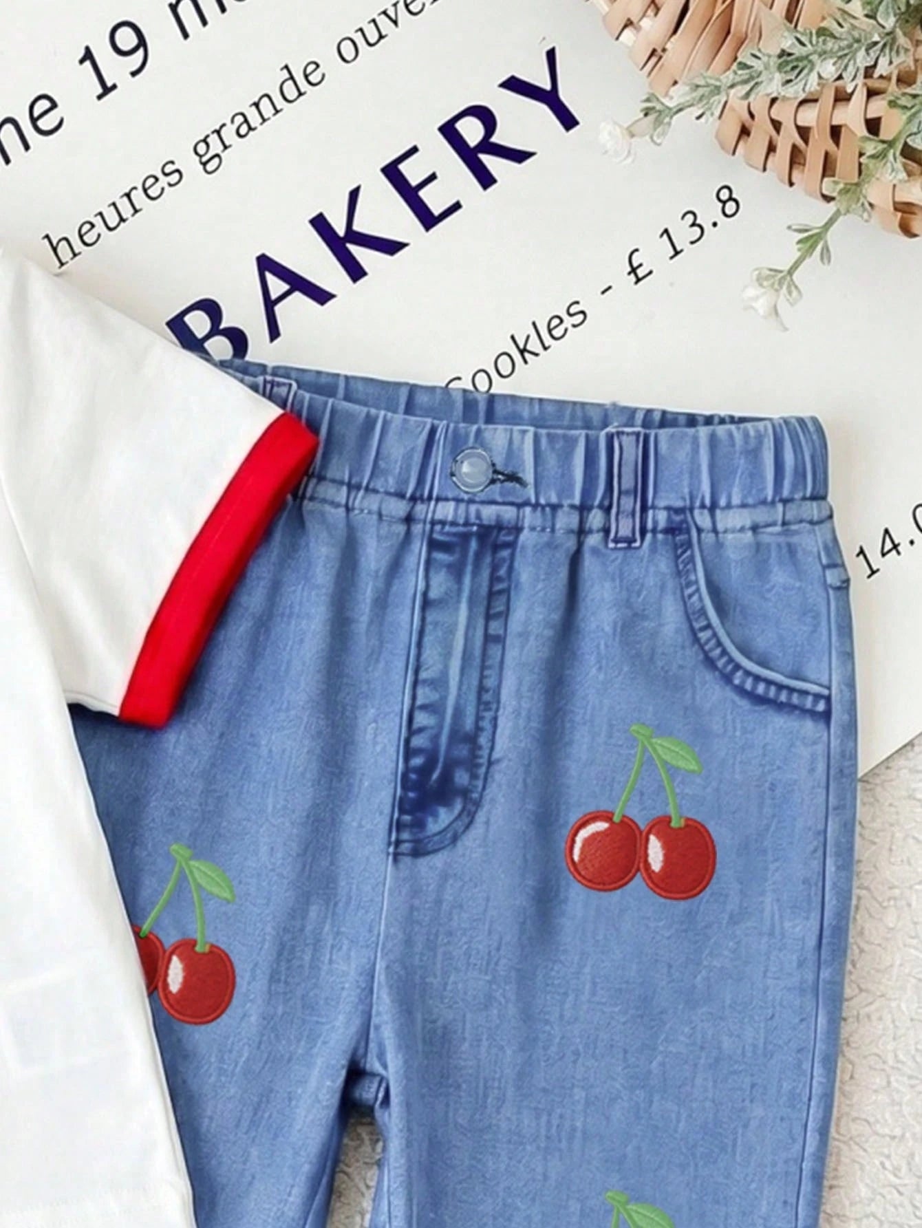 Cute Girls' Retro Floral Print 2pcs Set, Cherry Short-Sleeved Round Neck T-Shirt Pants, Summer Vacation Fashionable Baby Girl Casual Cute Outfit Work