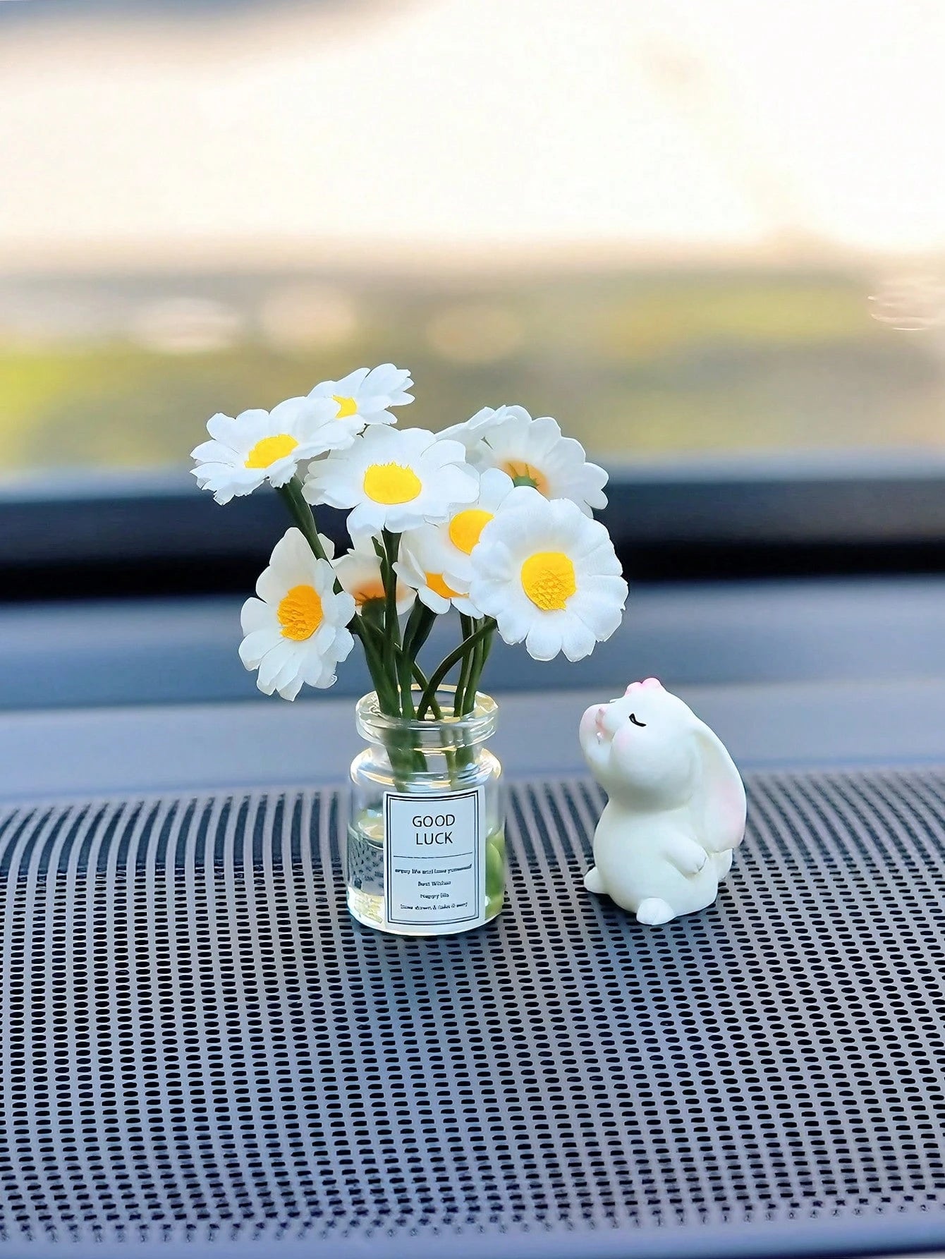 Cute Mini Daisy Design Vase And Bunny Car Interior Decoration Ornaments For Woman's Gifts