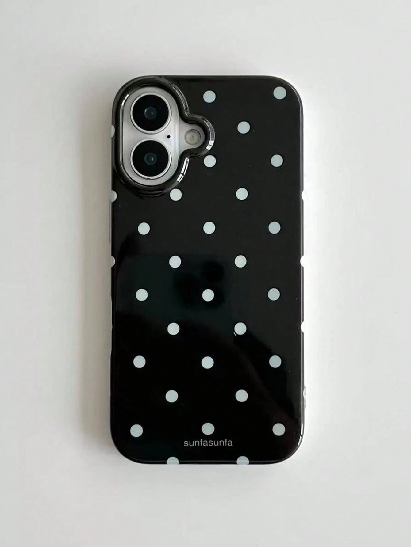Cute Minimalist Black White Polka Dot Fashion Phone Case Polka Dot Fashionable Phone Case, Minimalist & Cute Design, Black & White Polka Dot Pattern, Compatible With IPhone 11 To 17 Series Including P