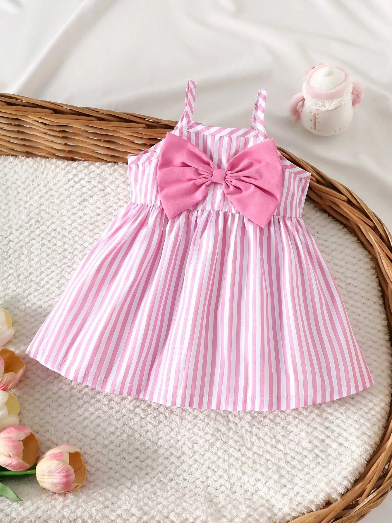 Cute Summer Light Pink & White Striped Sleeveless Strappy Dress For Newborn Girls Decorated With 3D Bow A-Line Flared Birthday Skirt 0-9 Years Old