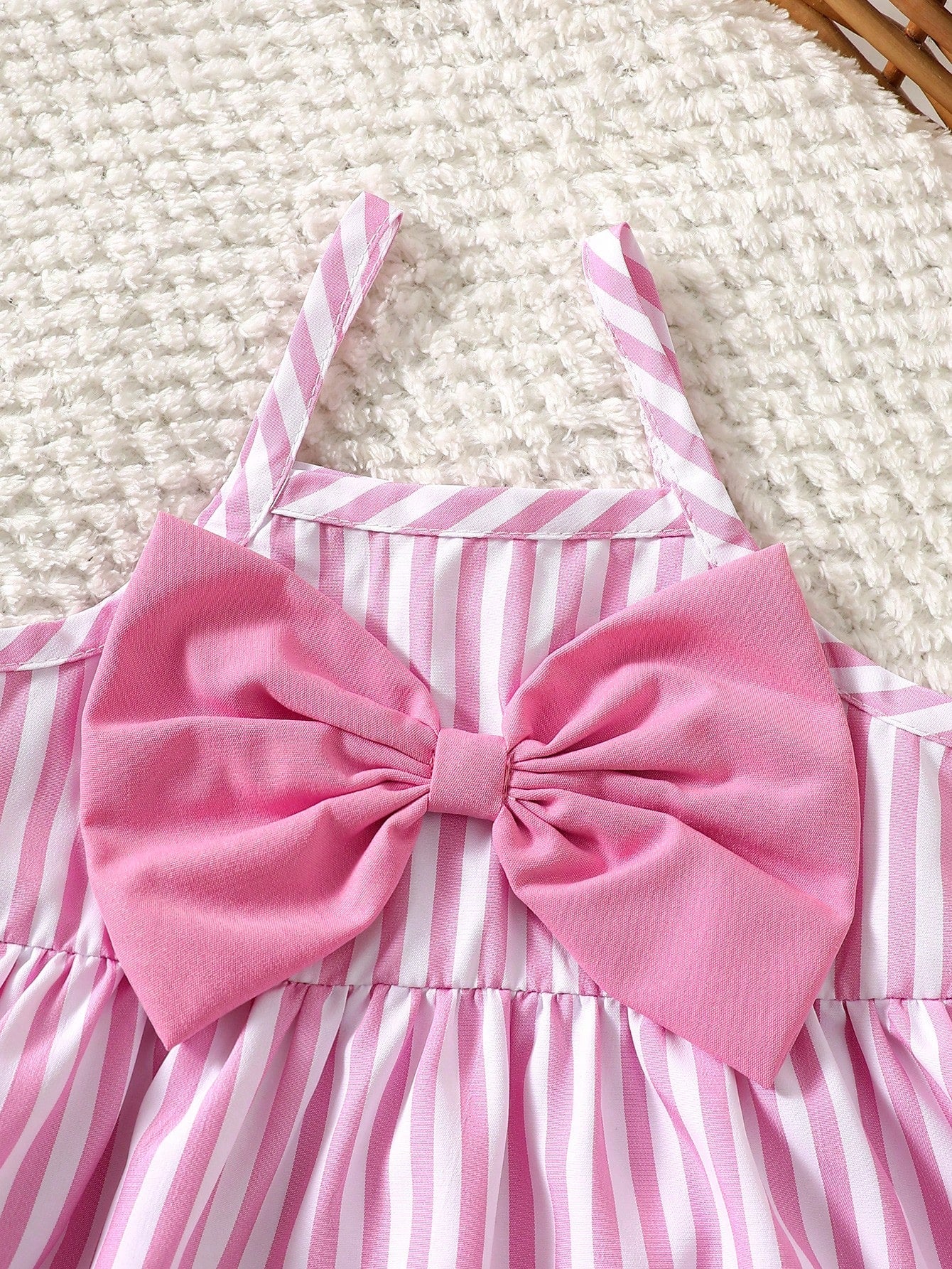 Cute Summer Light Pink & White Striped Sleeveless Strappy Dress For Newborn Girls Decorated With 3D Bow A-Line Flared Birthday Skirt 0-9 Years Old