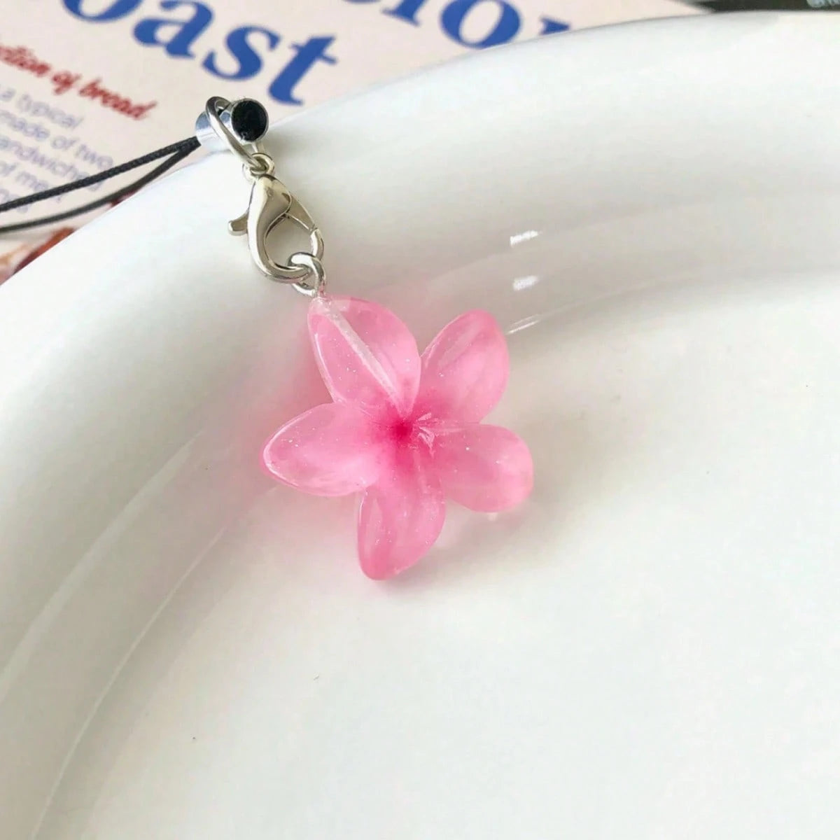 Daisy Transparent Flower Resin Pendant Phone Lanyard, Backpack Ornament, Cute Phone Strap, Girly Soft Pendant, Gift For Best Friends And Couples, Suitable For Phones, Cameras, Keychains, School Bag Or