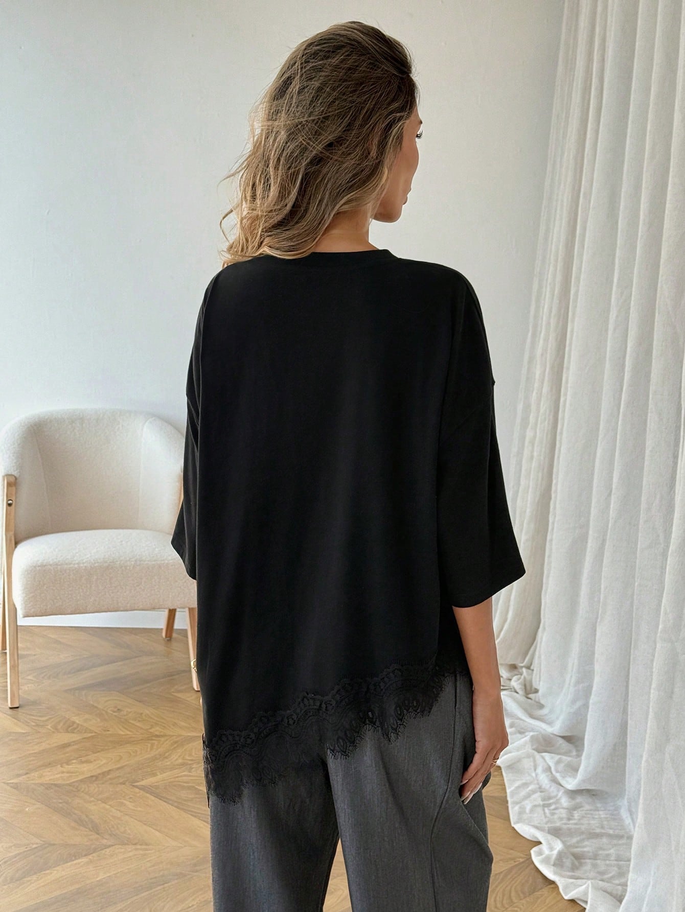 Easowa Women's Elegant Black Summer Casual Solid Asymmetrical Hem Lace Patchwork T-Shirt,Soft Basic Everyday Top For Brunch,Vacation Spring Breaks Going Out