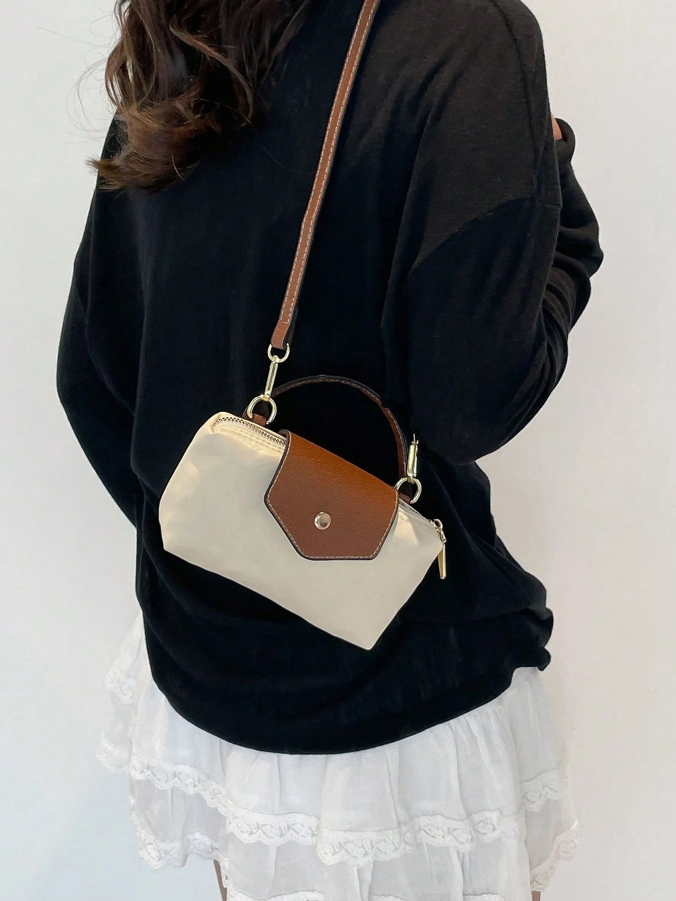Elegant Solid Color Mini Handbag With Adjustable Shoulder Strap, Ideal Gift Bag For Parties, Minimalist