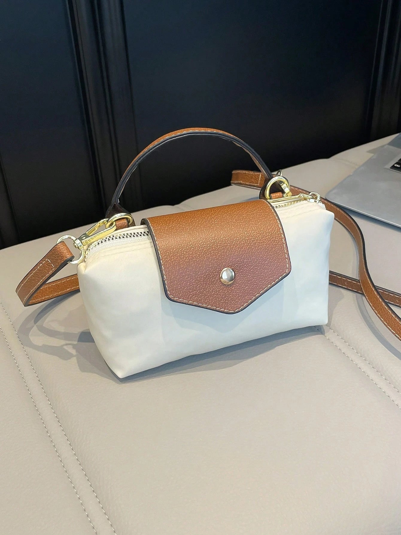 Elegant Solid Color Mini Handbag With Adjustable Shoulder Strap, Ideal Gift Bag For Parties, Minimalist