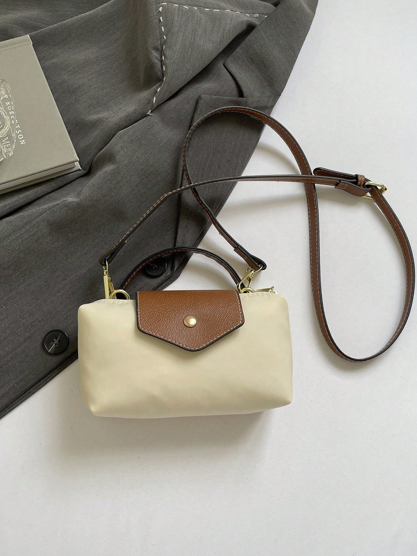 Elegant Solid Color Mini Handbag With Adjustable Shoulder Strap, Ideal Gift Bag For Parties, Minimalist