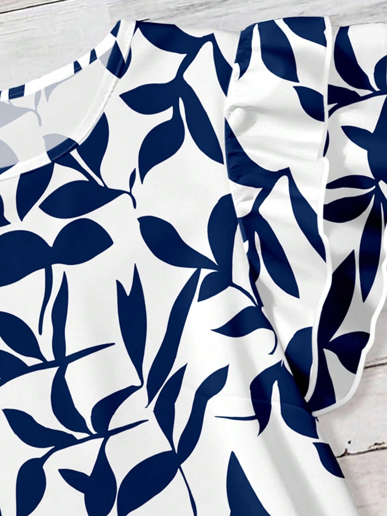 EMERY ROSE Casual Minimalist Blue Leaf Allover Print Women Double Ruffle Sleeve Short Sleeve Shirt, Suitable For Spring/Summer, Vacation, Versatile