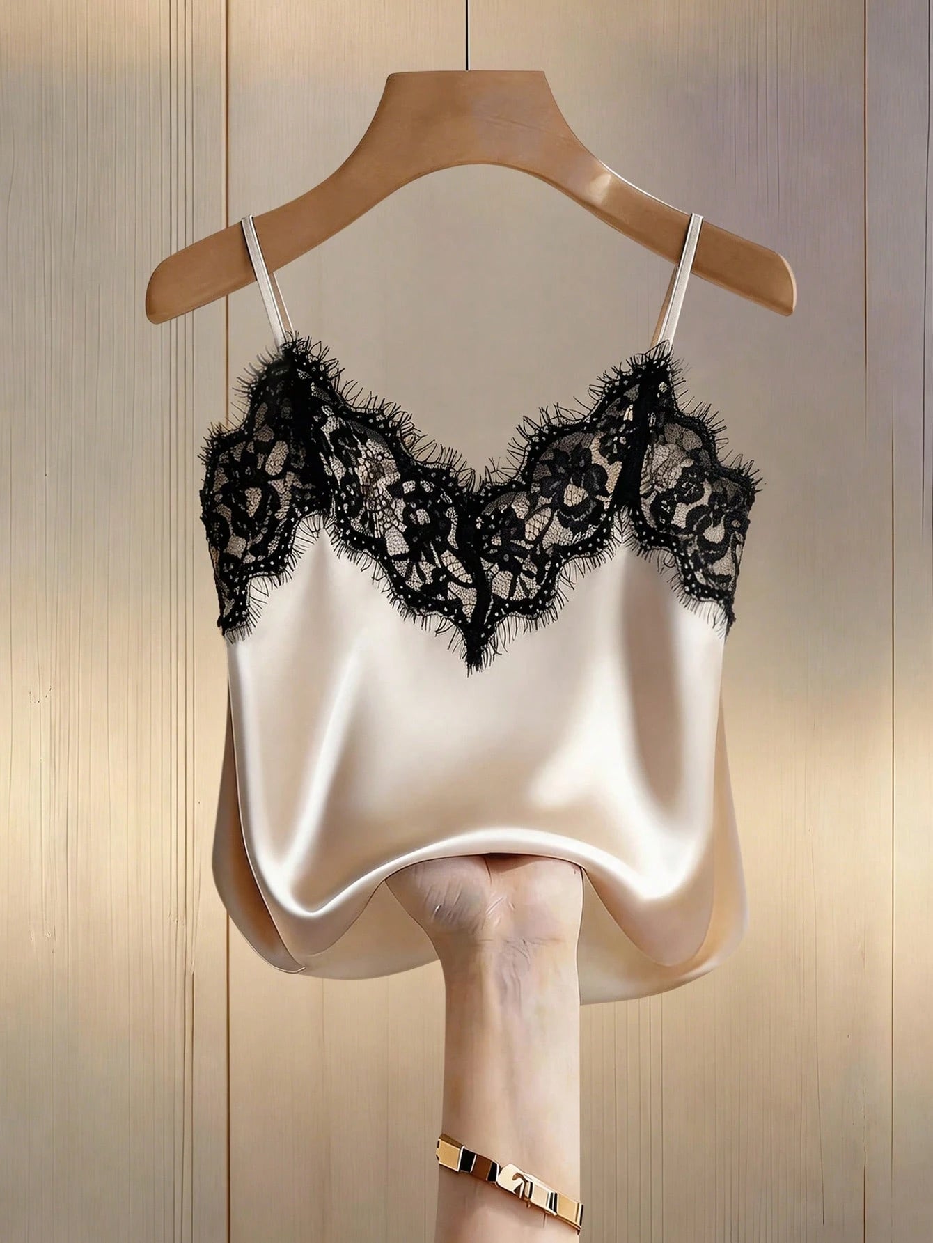 EMERY ROSE Sexy Fitted Lace Patchwork Satin Camisole Top, Summer Beach Vacation Casual Travel Chic Vest For Women