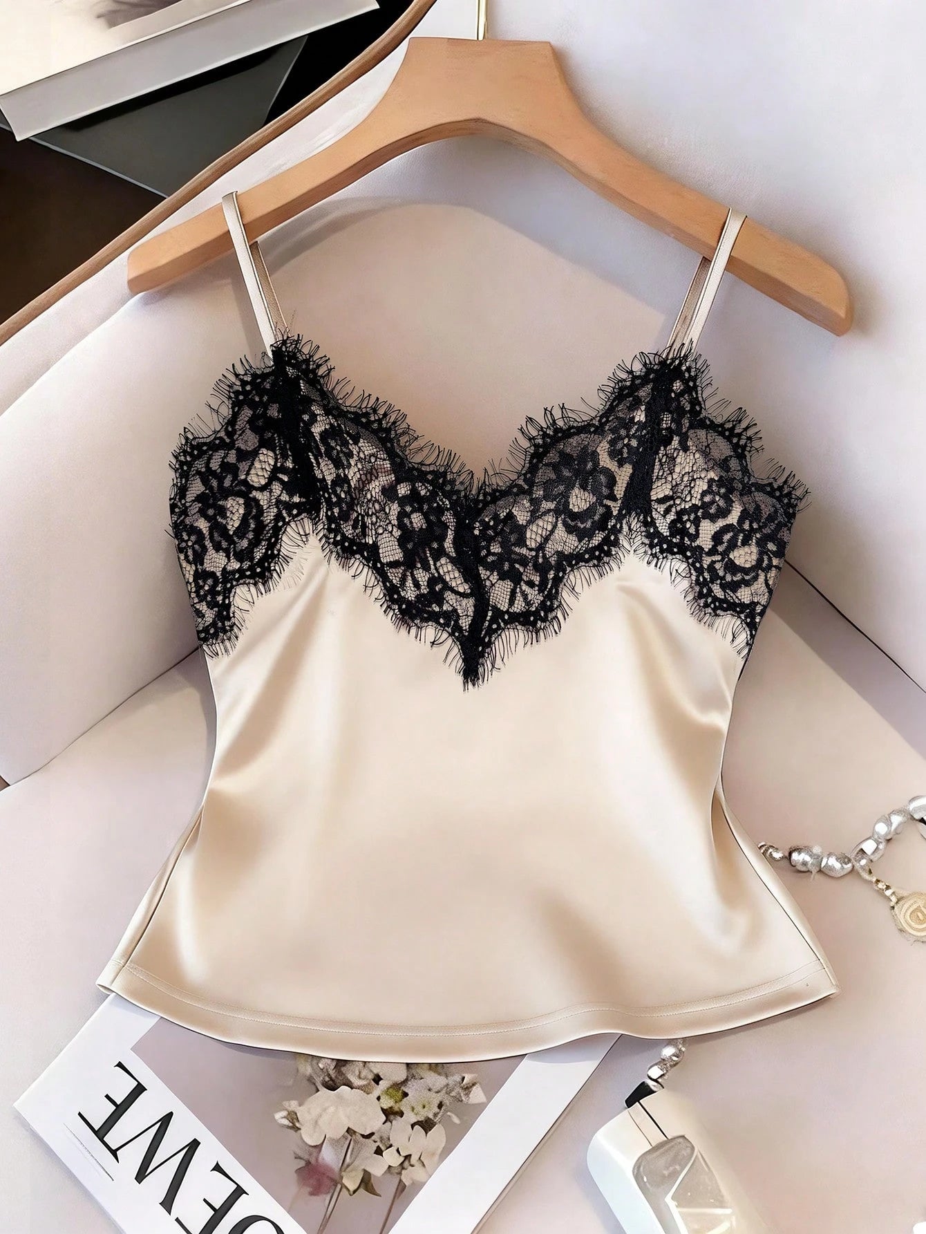 EMERY ROSE Sexy Fitted Lace Patchwork Satin Camisole Top, Summer Beach Vacation Casual Travel Chic Vest For Women