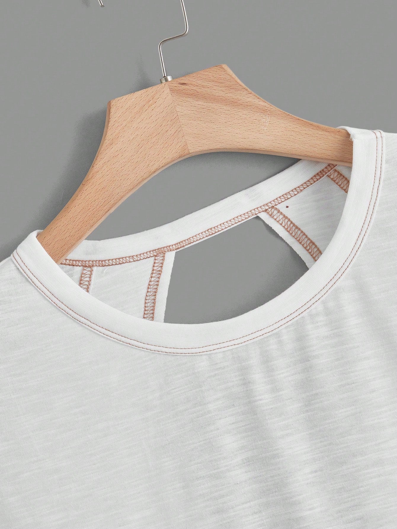 Essnce Plus Size Women's White Sommar Casual Gym Backless Short-Sleeved T-Shirt,Loose Daily Open Back Top, Concert Streetwear Y2k Fashion Tops
