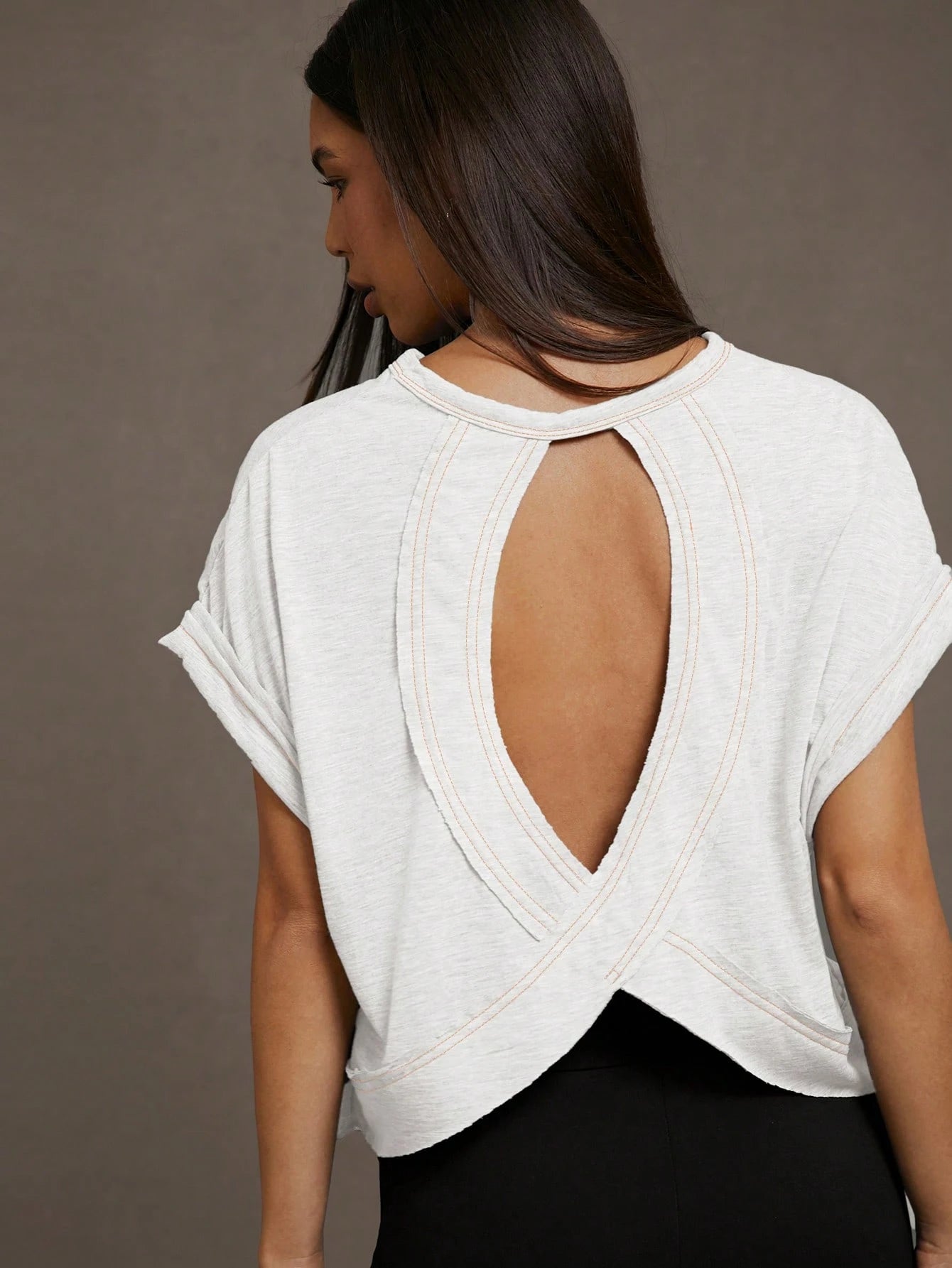 Essnce Plus Size Women's White Sommar Casual Gym Backless Short-Sleeved T-Shirt,Loose Daily Open Back Top, Concert Streetwear Y2k Fashion Tops