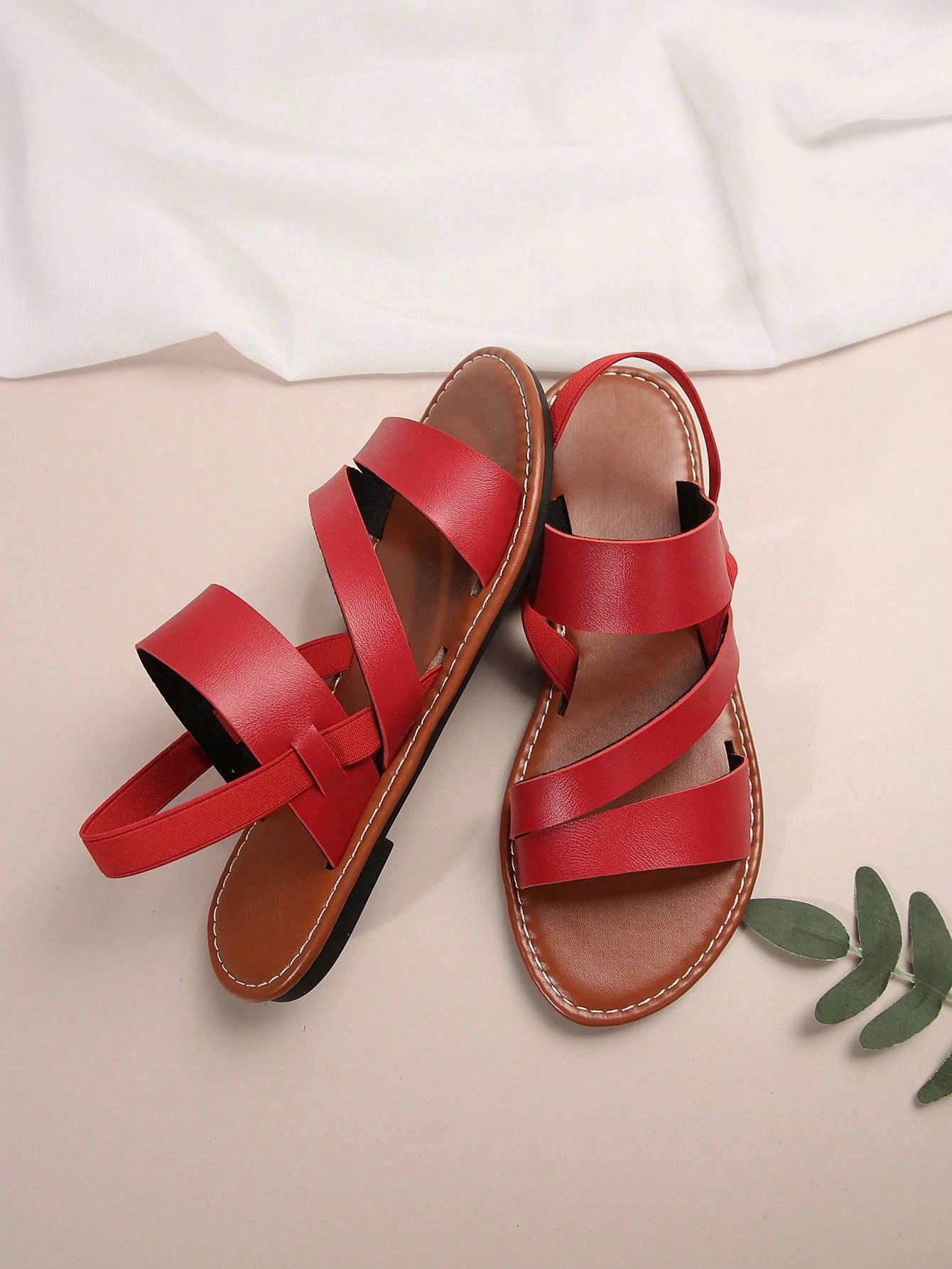 European & American Style Summer Fashion Casual Comfort Women Flat Sandals, Round Toe Low Heel Beach Shoes