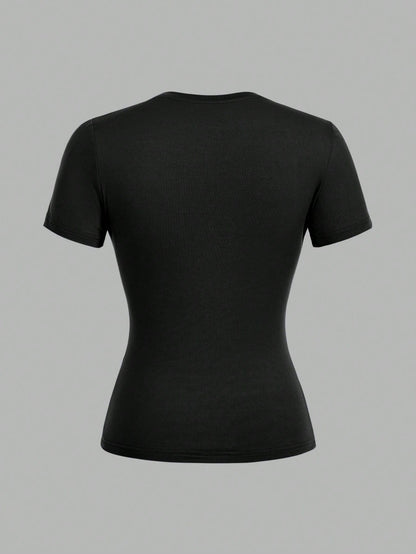 EZwear 2 Pcs Casual Basic Simple Minimalist Crew Neck Short Sleeve T-Shirts, Suitable For Spring/Summer Layering For Going Out Everyday Black White