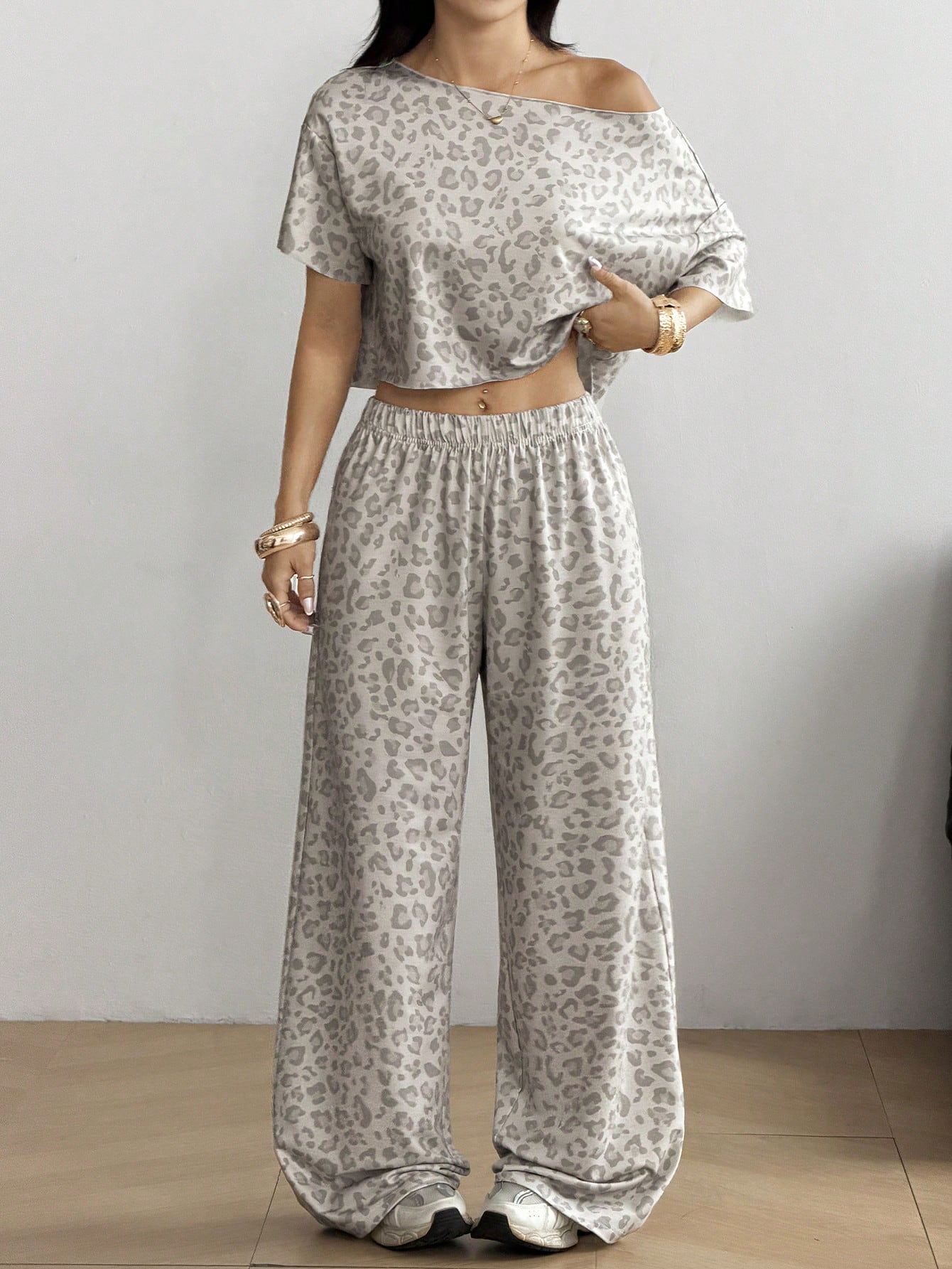 EZwear Women's Leopard Print Asymmetrical Shoulder Top And Casual Streetwear Sweatpants Sports Suit Lounge Grey Leopard Print Summer Outfits For Women