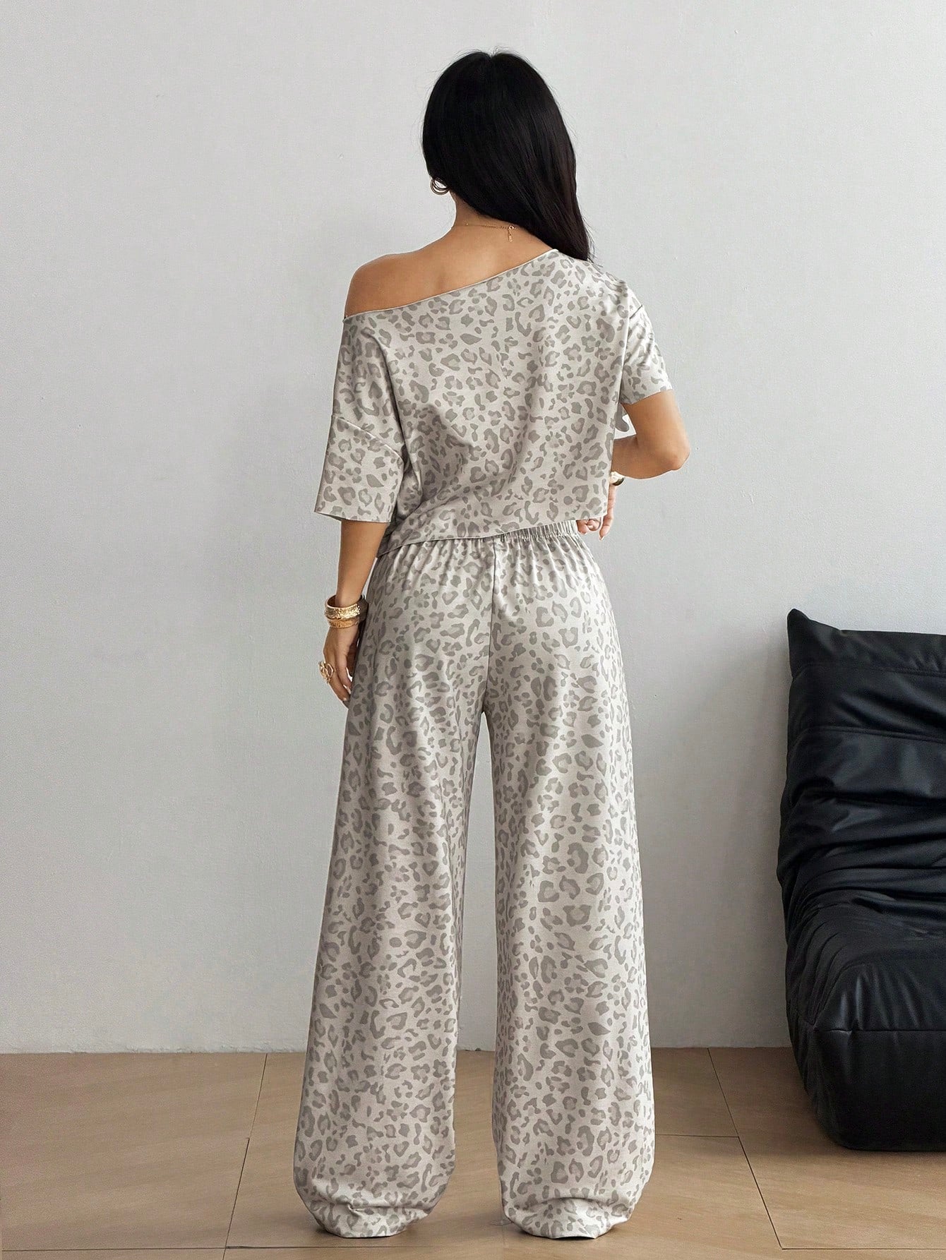 EZwear Women's Leopard Print Asymmetrical Shoulder Top And Casual Streetwear Sweatpants Sports Suit Lounge Grey Leopard Print Summer Outfits For Women