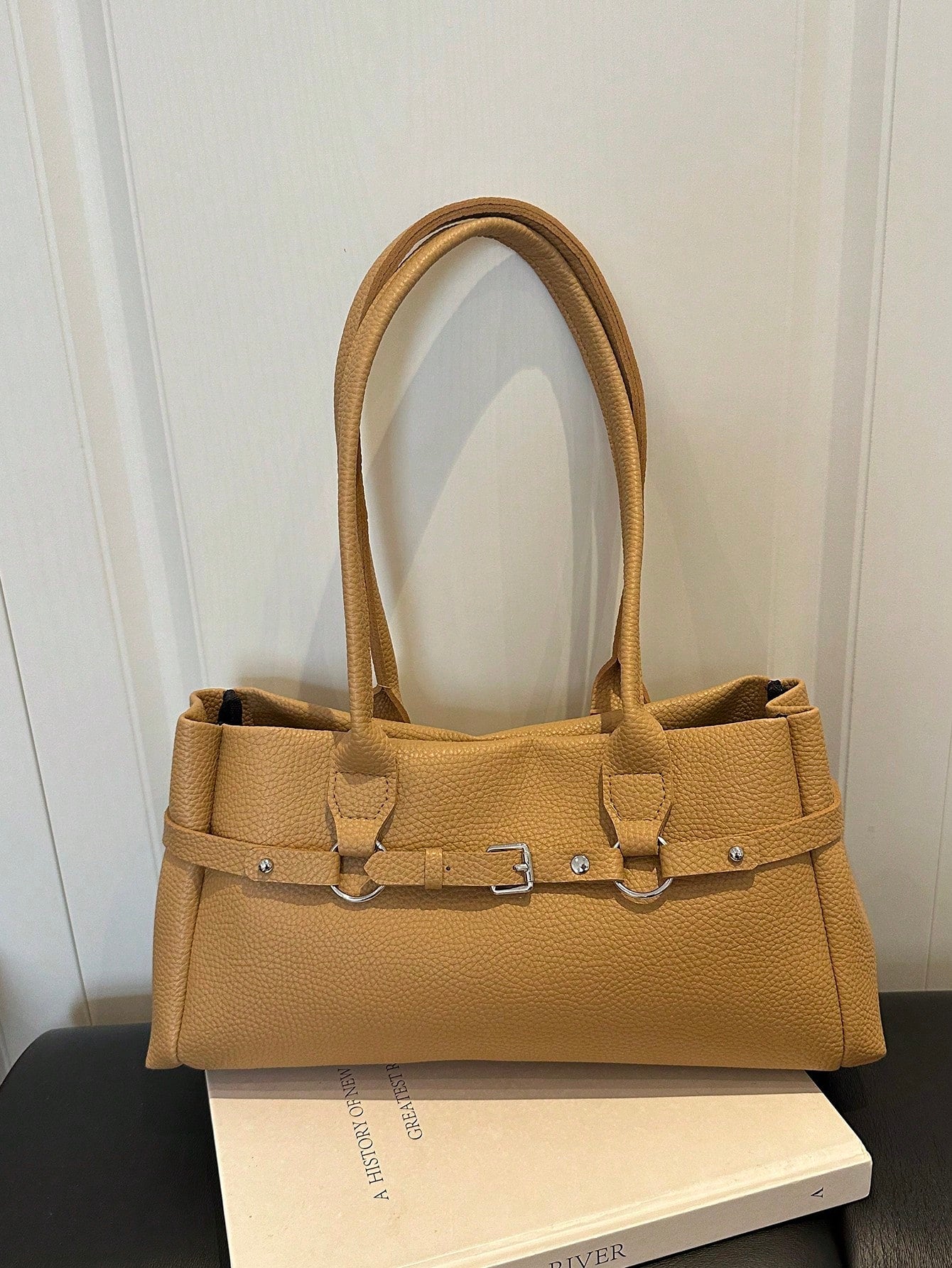 Fashion Solid Color Metal Rope Buckle Decor Handbag, Classic Versatile Large Capacity Rivet Inlaid Women's Shoulder Bag, Suitable For Shopping, Wallet, Young Women, College Students, Newcomers, White