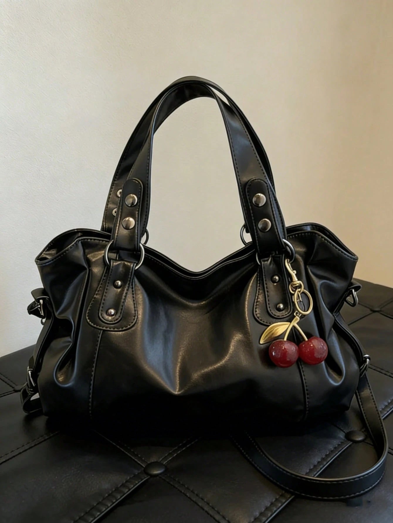 Fashionable And Versatile Shoulder Bag, A Multi-Functional Commuter Solid Color Large Capacity Vintage PU Material, Work To Weekend