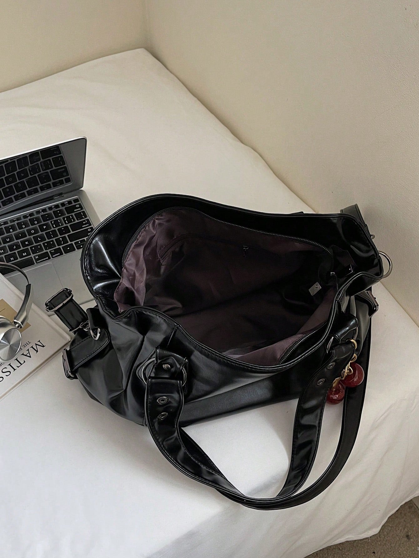 Fashionable And Versatile Shoulder Bag, A Multi-Functional Commuter Solid Color Large Capacity Vintage PU Material, Work To Weekend