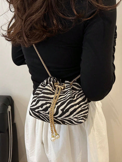 Fashionable Contrasting Stripe Print Chain Decor Mini Bucket Crossbody Bag
