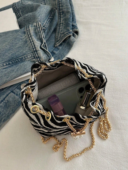 Fashionable Contrasting Stripe Print Chain Decor Mini Bucket Crossbody Bag