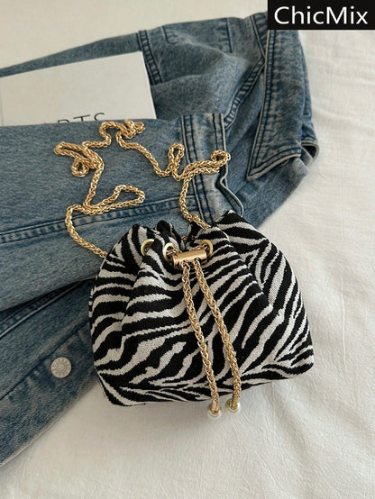 Fashionable Contrasting Stripe Print Chain Decor Mini Bucket Crossbody Bag