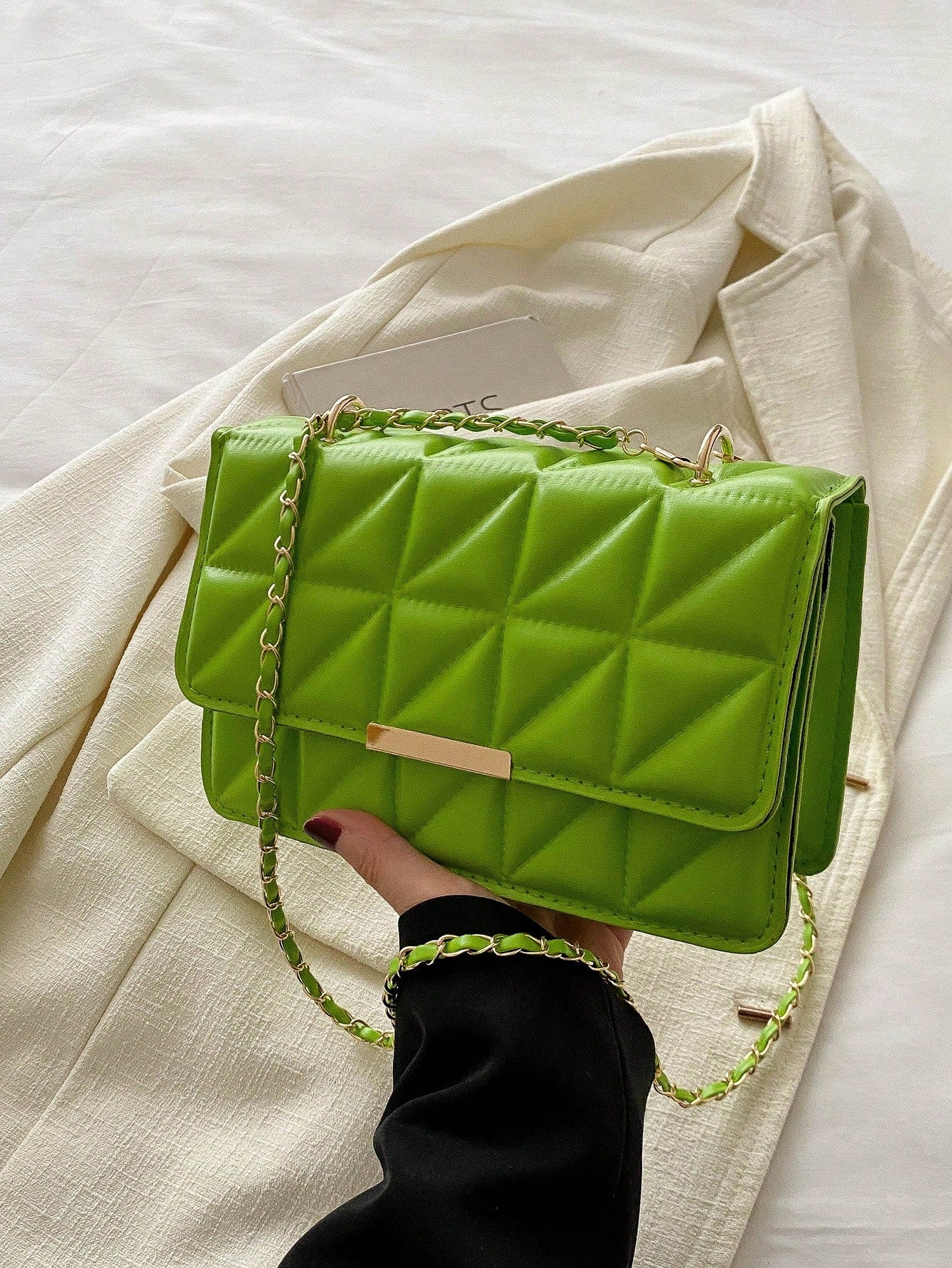 Fashionable Solid Color Pressed Chain Shoulder Bag