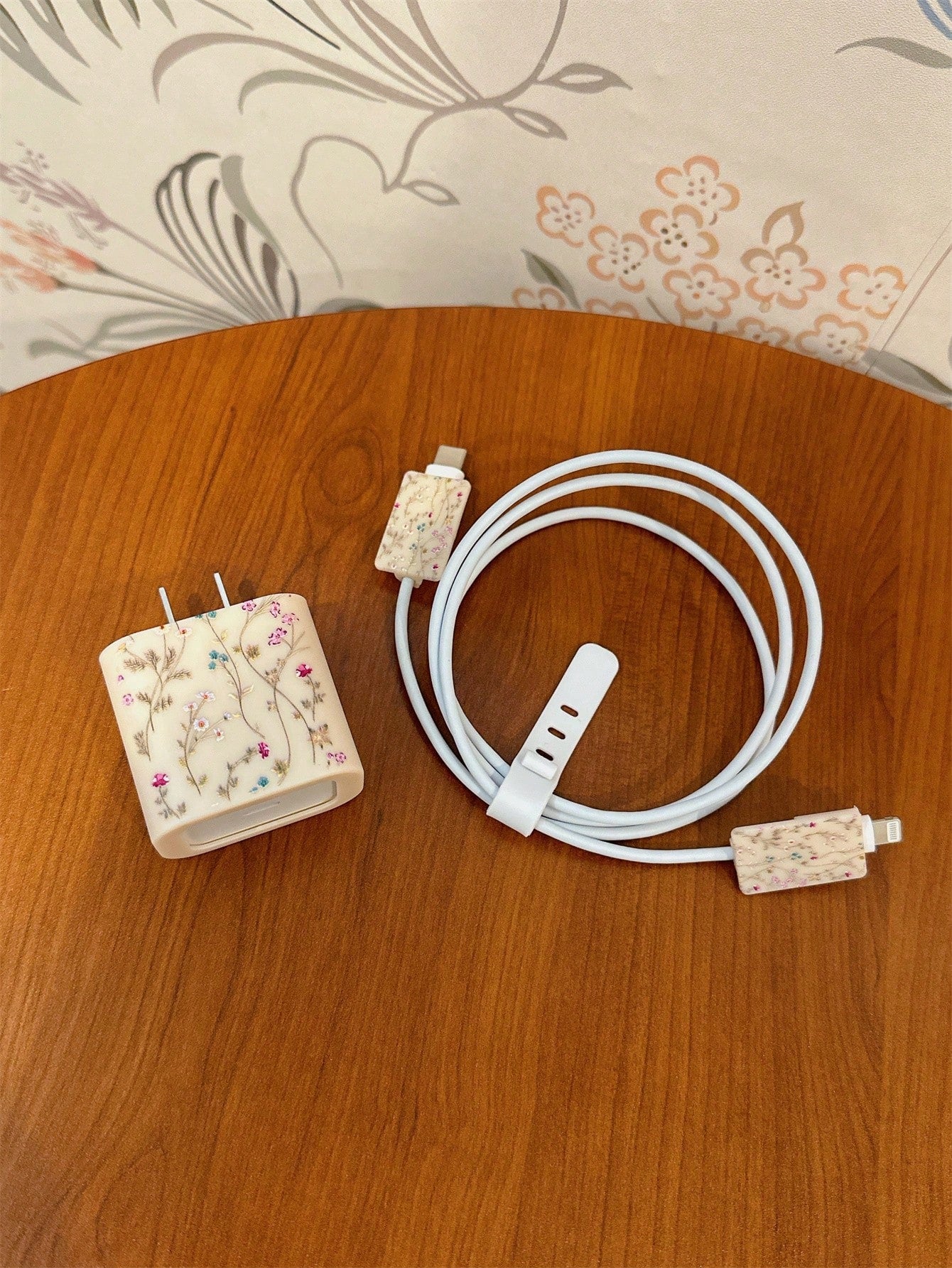 Floral Series TPU 4pcs Floral Pattern Transparent TPU Charger Protector Case Compatible With Apple 15/16/17 Compatible With 18W/20W Adapter Includes Cable And Plug Cover Ideal Gift Spring Mother's Day