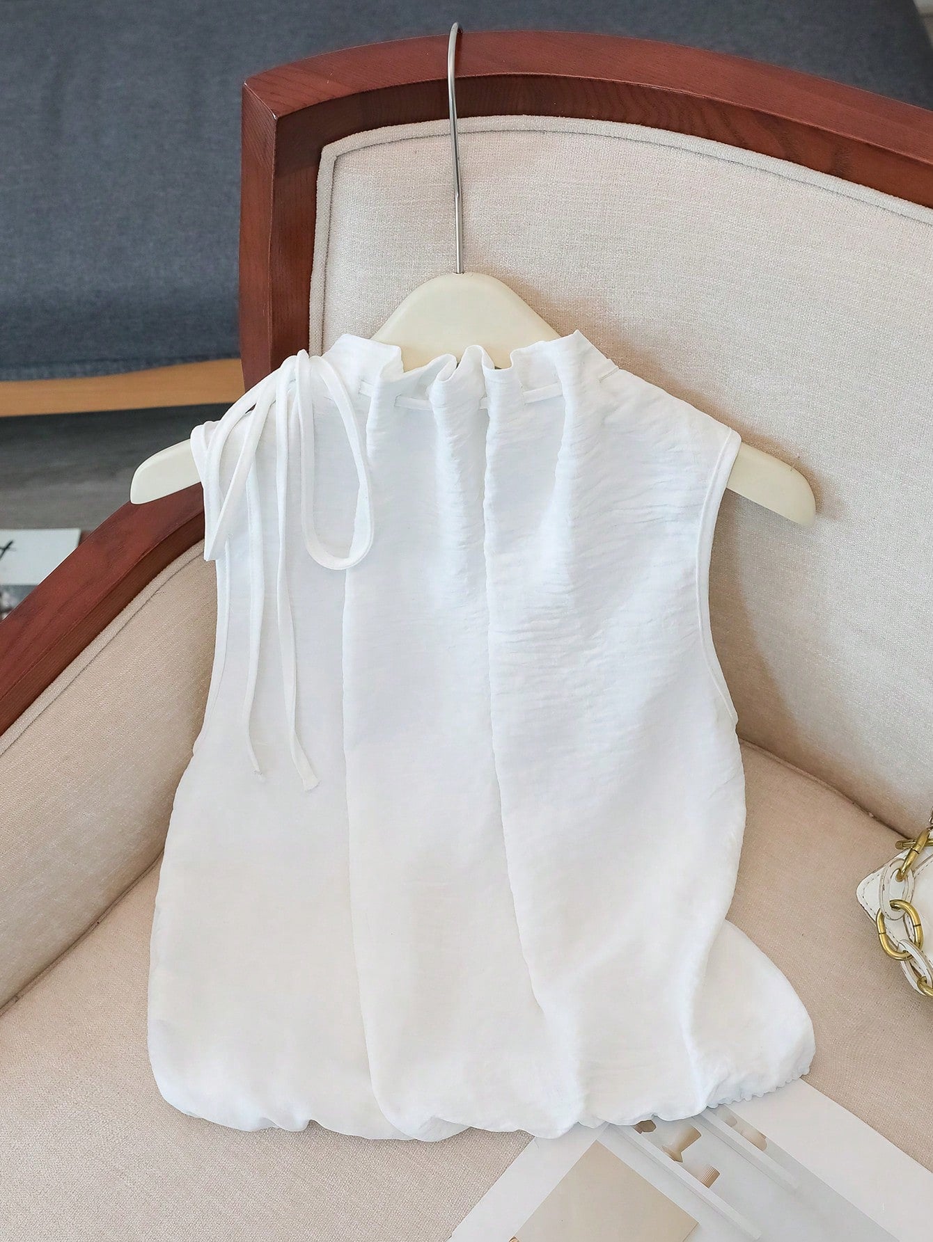 Franclia Elegant Sleeveless Elastic Waist Loose Neckline Drawstring Textured Woven White Blouse For Women, Spring/Summer
