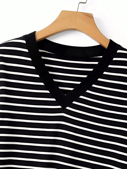 Franclia New Striped V-Neck Short Sleeve T-Shirt For Women