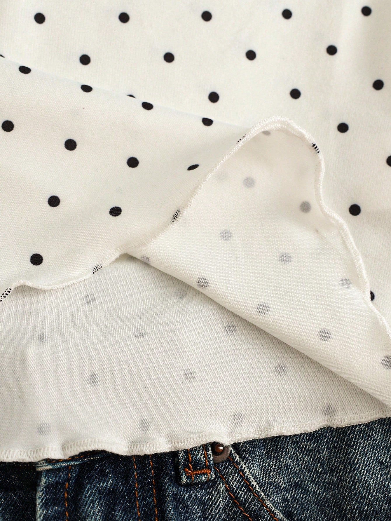 Franclia White Polka Dot Lace V-Neck Short Sleeve T-Shirt Women, Ruched Waist Ruffle Hem Cropped Sweet & Spicy Style Top