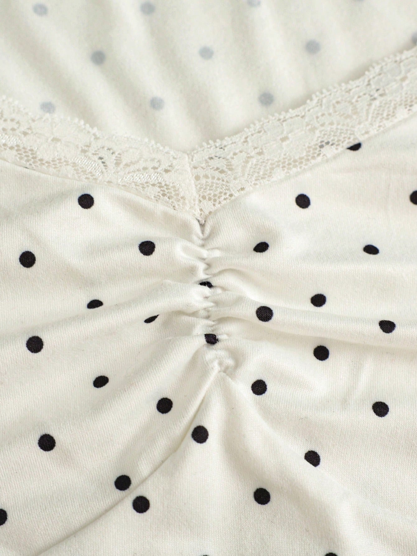 Franclia White Polka Dot Lace V-Neck Short Sleeve T-Shirt Women, Ruched Waist Ruffle Hem Cropped Sweet & Spicy Style Top