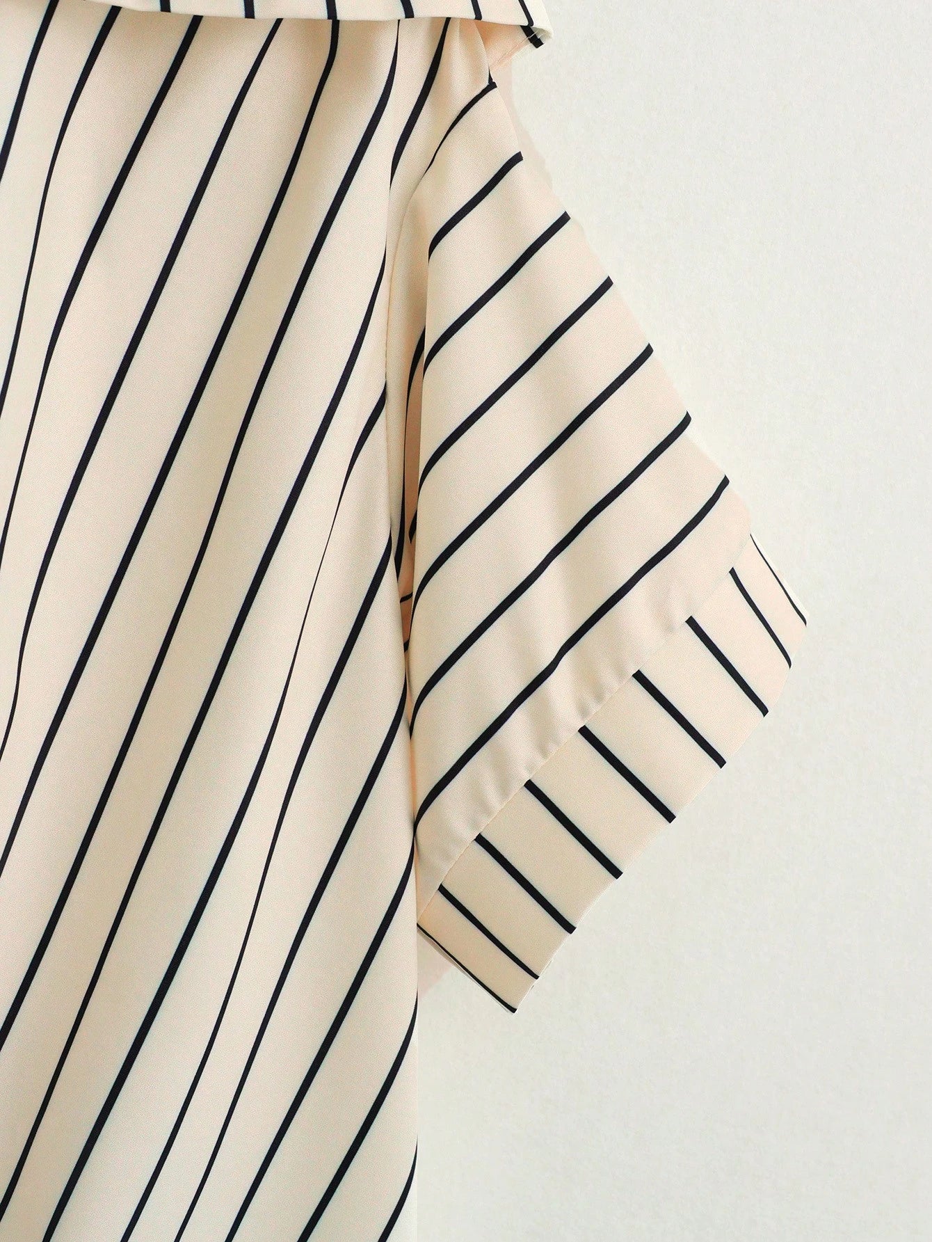 Franclia Women's Black And White Striped Ribbed 2 In 1 Short-Sleeved Shirt,Summer Casual Brunch Halter Neck Off-Shoulder Top,Elegant Office Work Wear