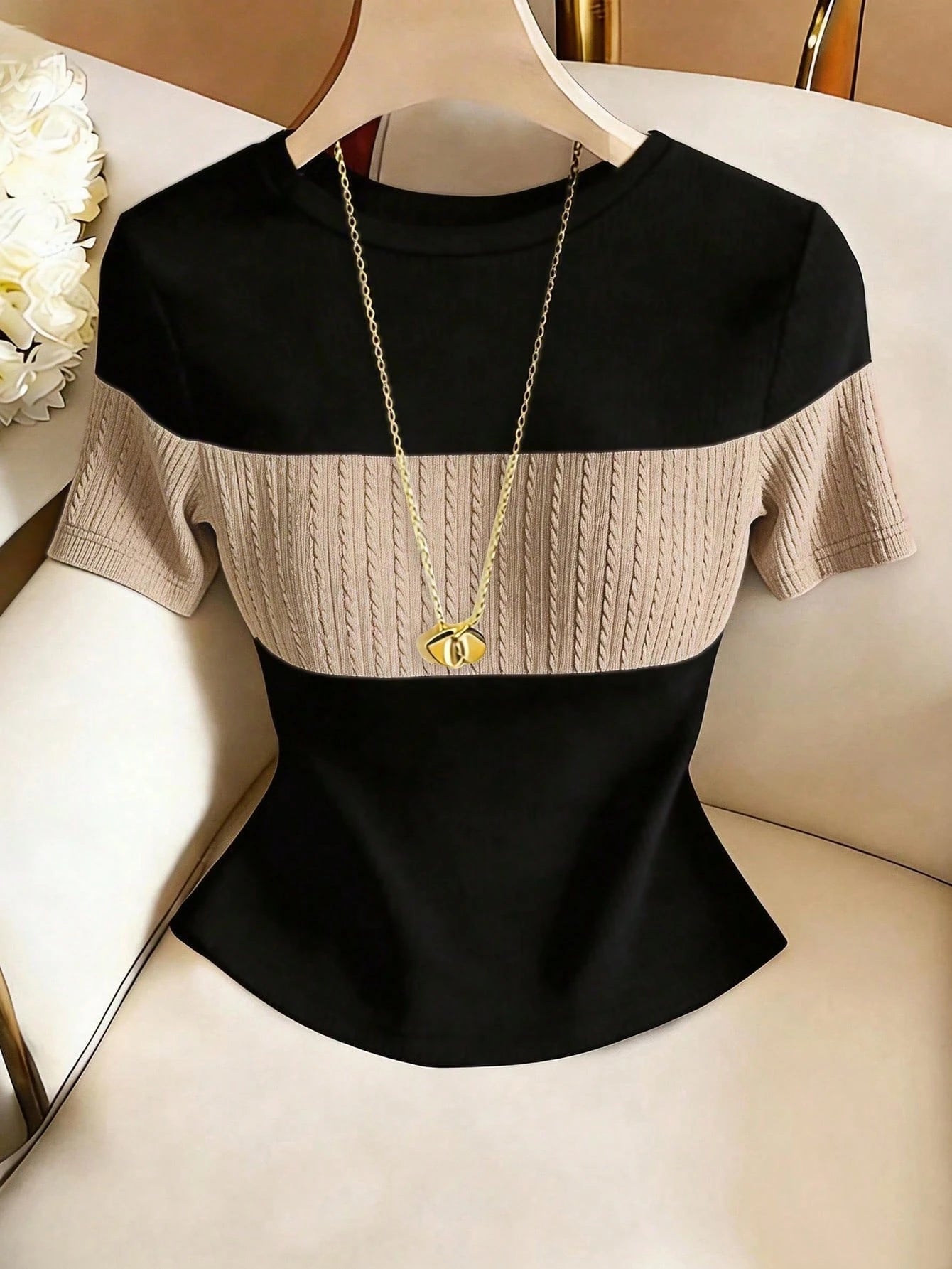 Franclia Women's Contrast Color Elegant Round Neck Short Sleeve Casual Knit T-Shirt, Ladies' Outdoor Top, Ladies' Commuting, Office Casual Top, Black Top, Ladies' Elegant Top, Summer Top