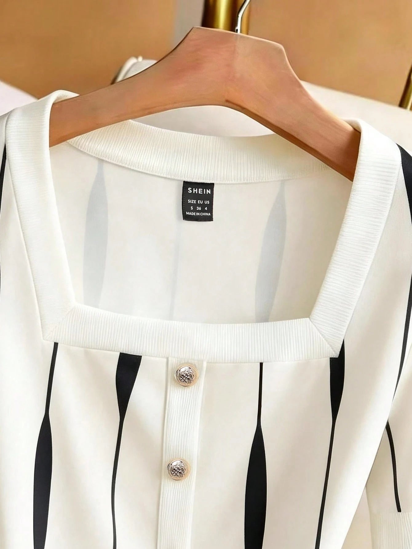 Franclia Women's Elegant Square Neck Knit T-Shirt,Slim Fit Button Waist Short Sleeve Printed Tee,Black And White Summer Brunch Top For Work Commute,Outdoor