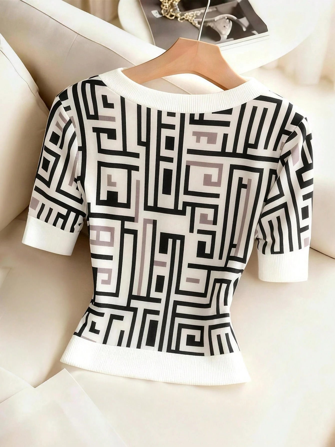 Franclia Women's Elegant Square Neck Knit T-Shirt,Slim Fit Button Waist Short Sleeve Printed Tee,Black And White Summer Brunch Top For Work Commute,Outdoor