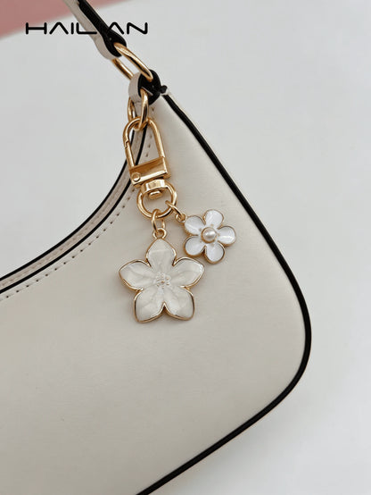 HAILIAN 1pc Sakura Shaped Keychain, Lightweight And Graceful Sakura Design With Rectangular Tag, Suitable For Bag Pendant, Car Key Chain, Couples, Birthday, Holiday Gifts Bag Charm Accessories Charms