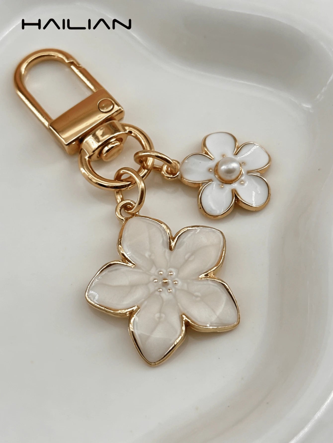 HAILIAN 1pc Sakura Shaped Keychain, Lightweight And Graceful Sakura Design With Rectangular Tag, Suitable For Bag Pendant, Car Key Chain, Couples, Birthday, Holiday Gifts Bag Charm Accessories Charms